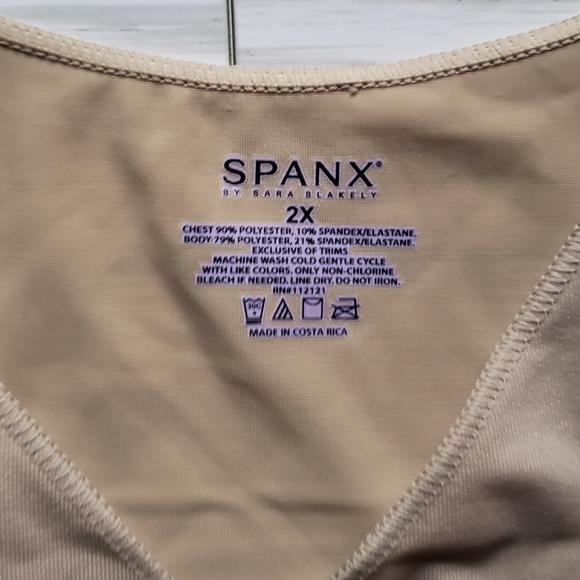 SPANX Hide and Sleek Criss Cross Cami - Picture 4 of 5